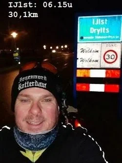 Winterfiets Elfstedentocht doorkomst IJlst